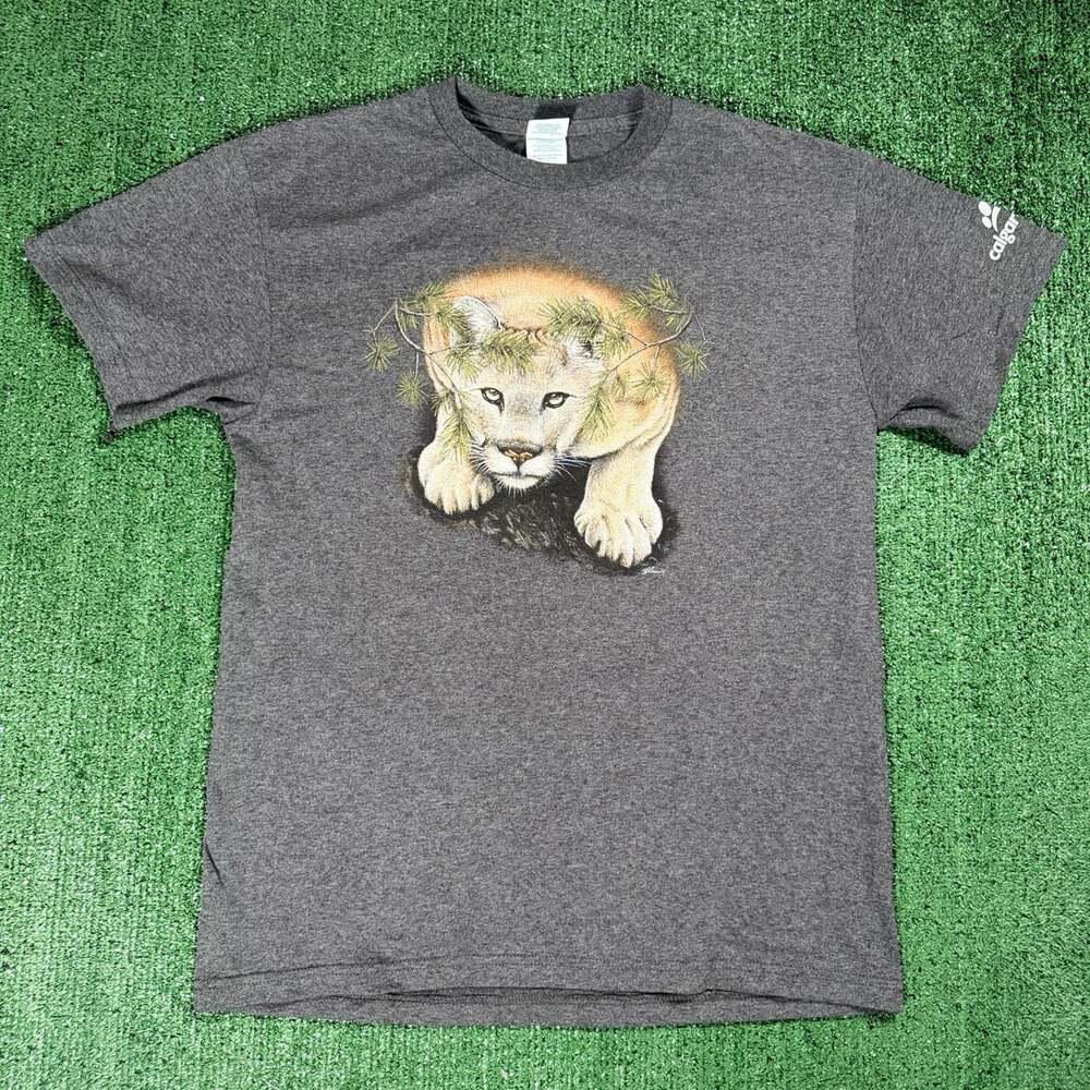 Delta Apparel Mountain Lion Graphic T-Shirt Size Medium Gray Cotton Tee